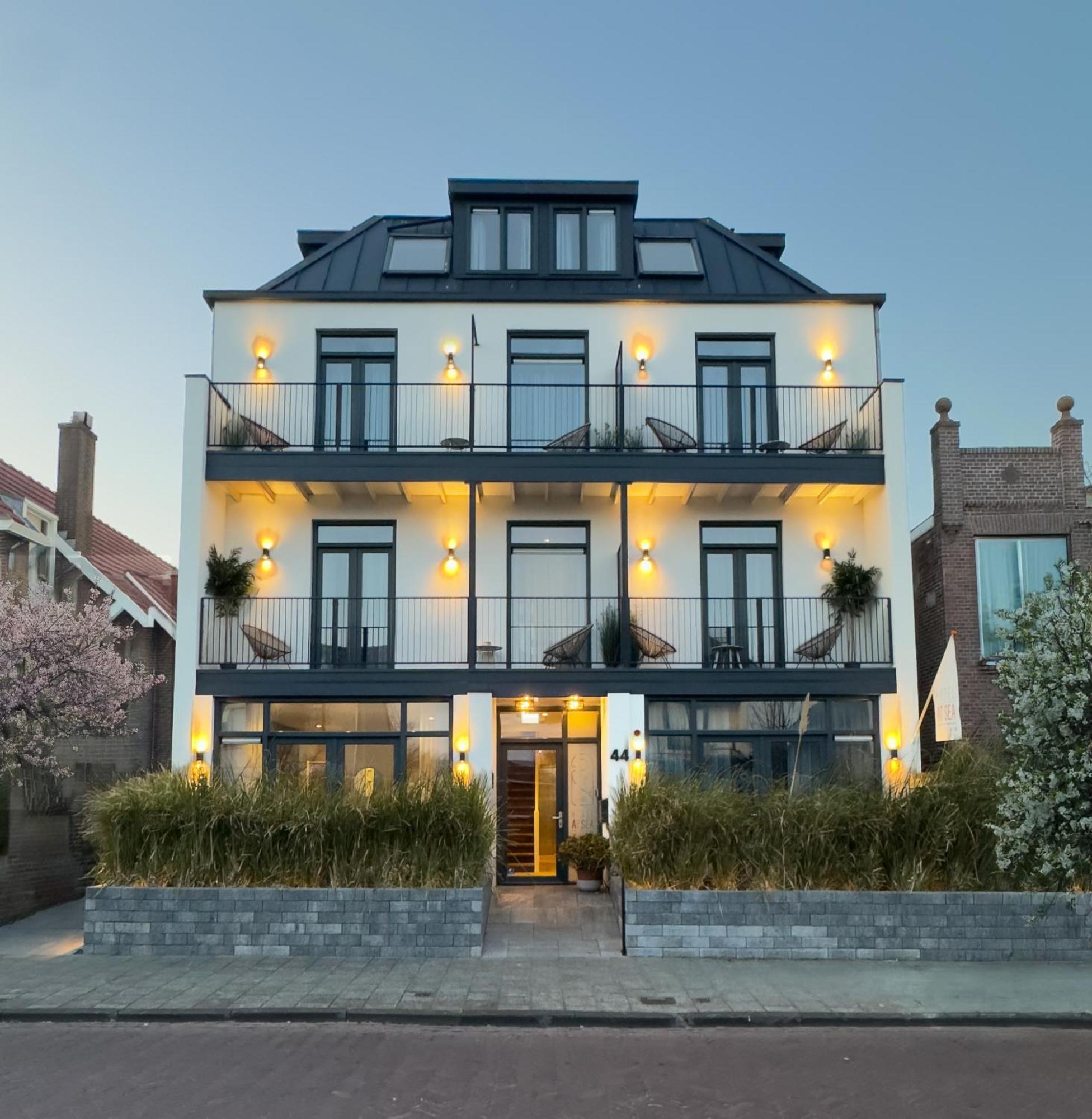 Boutique Hotel At Sea Zandvoort Exterior photo